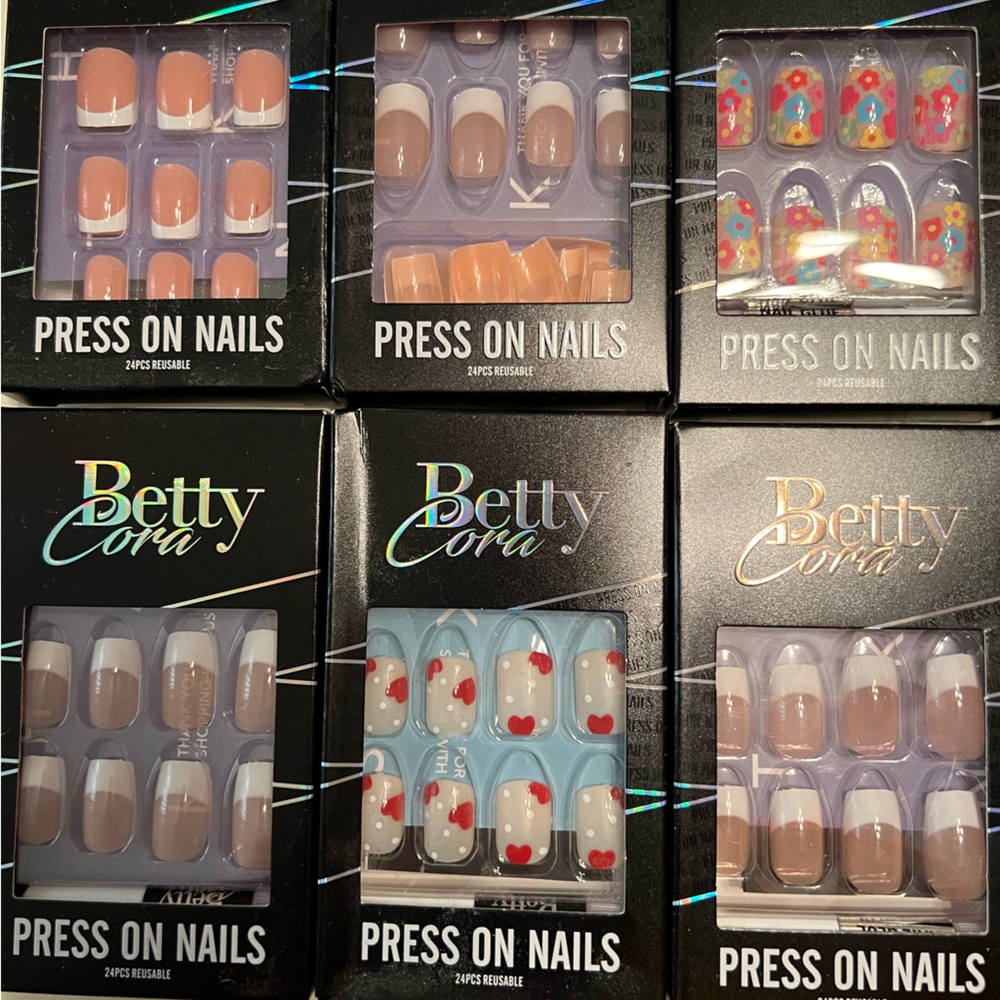 BETTY CORA PRESS ON NAILS